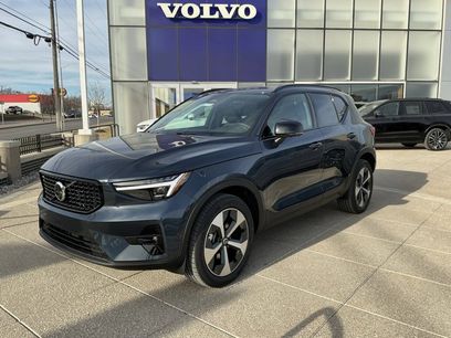 New 2026 Volvo XC40 B5 Plus w/ Protection Package Premier