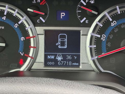 Used 2019 Toyota 4Runner SR5 Premium image 18