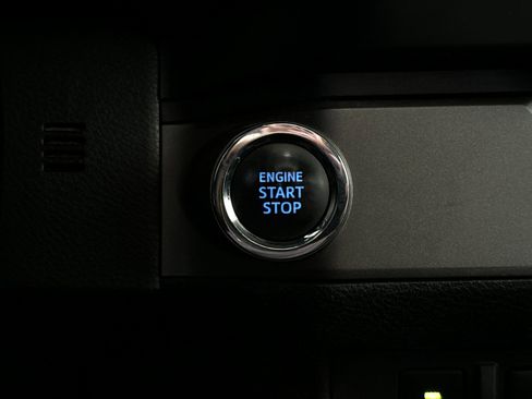 Used 2019 Toyota Tacoma TRD Off-Road image 20