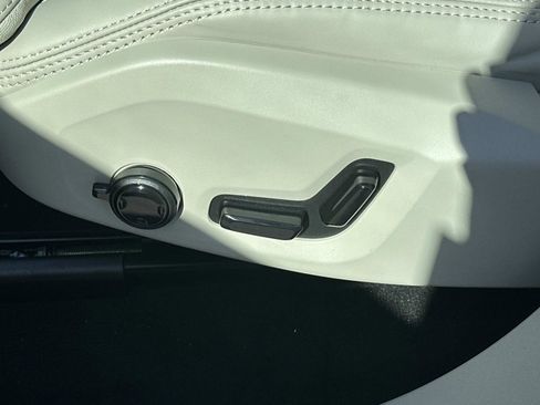 New 2026 Volvo XC90 T8 Ultra w/ Protection Package Premier image 14