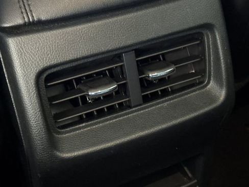 Used 2024 Ford Edge SEL image 44