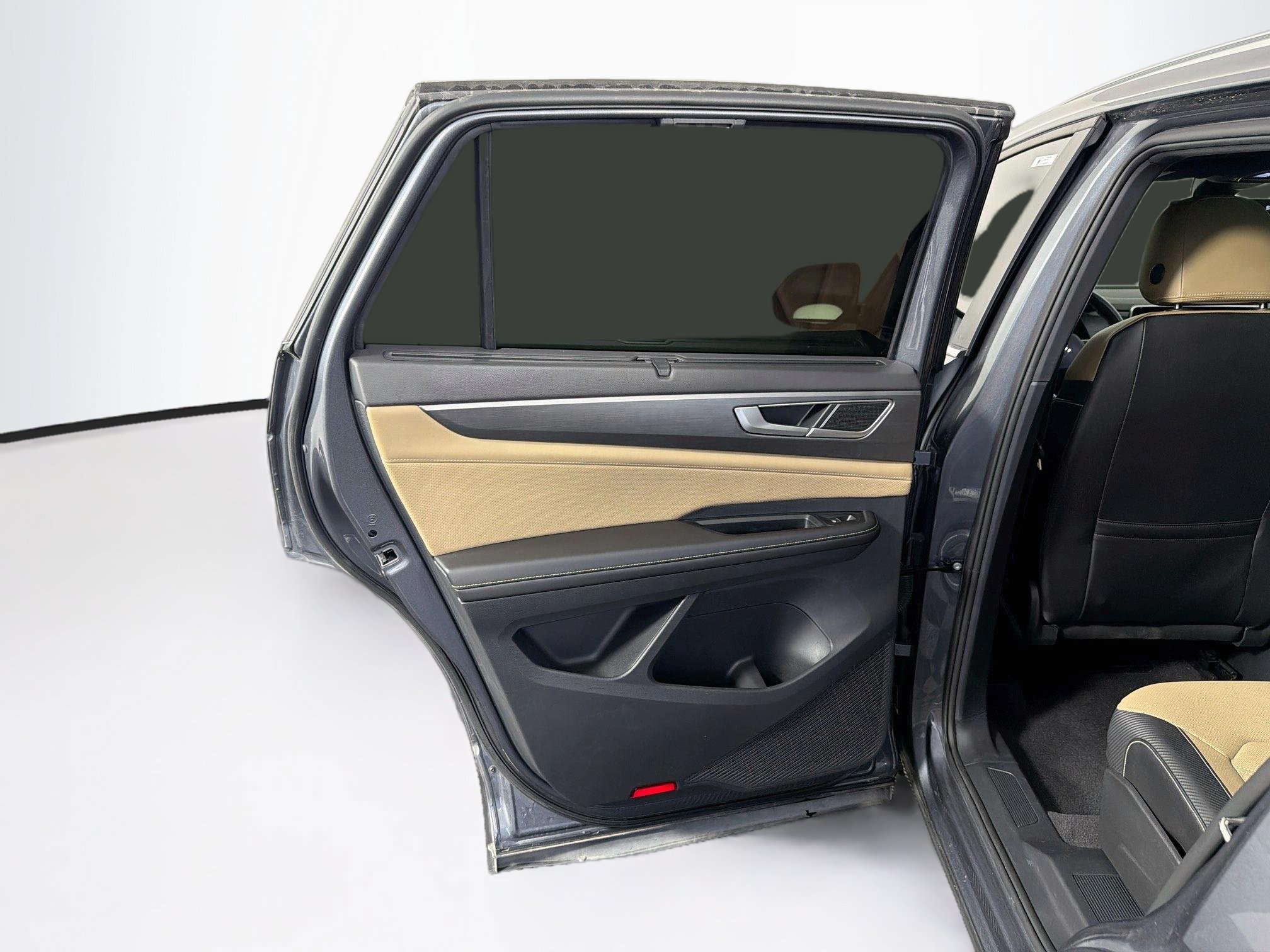 Used 2024 Volkswagen Atlas Cross Sport SE w/ Panoramic Sunroof Package FWD image 28
