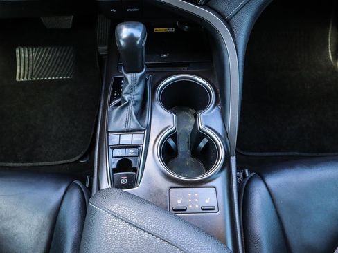 Used 2022 Toyota Camry XSE w/ Cold Weather Package image 31