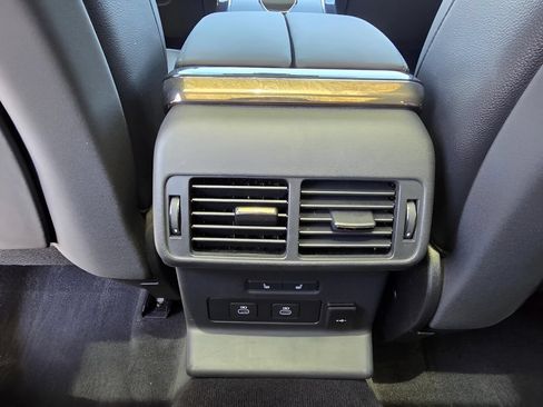 Used 2024 Land Rover Range Rover Velar S AWD/4WD image 13