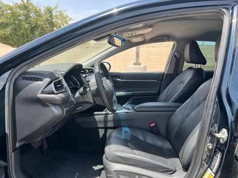 Used 2020 Toyota Camry XLE w/ Carpet Mat Package FWD image 9