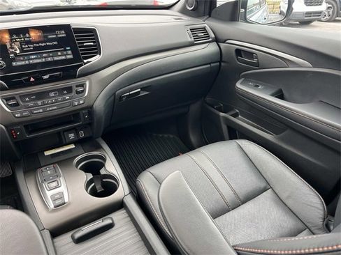 Used 2022 Honda Passport TrailSport image 16