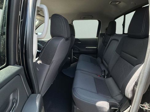 Used 2025 Nissan Frontier SV w/ SV Convenience Package RWD image 14