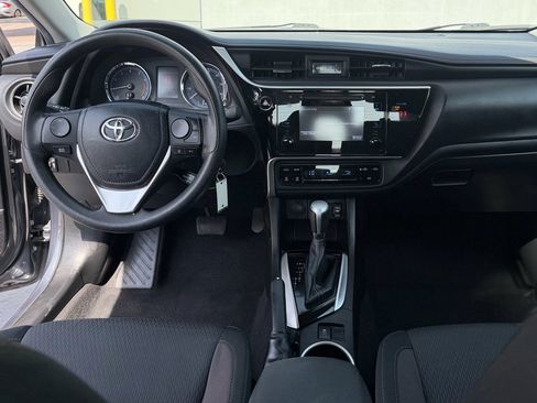 Used 2019 Toyota Corolla LE w/ Carpet Mat Package (TMS) FWD image 28