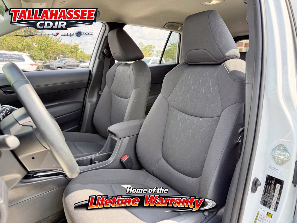 Used 2024 Toyota Corolla Cross LE FWD image 20