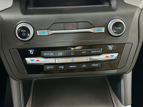 Used 2020 Ford Explorer XLT w/ Equipment Group 202A image 23