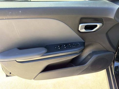 Used 2025 Kia K4 FWD image 12