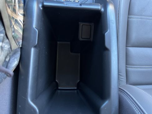 Used 2022 GMC Canyon Denali image 26