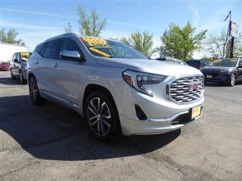 Used 2019 GMC Terrain Denali w/ Driver Alert Package II FWD image 5
