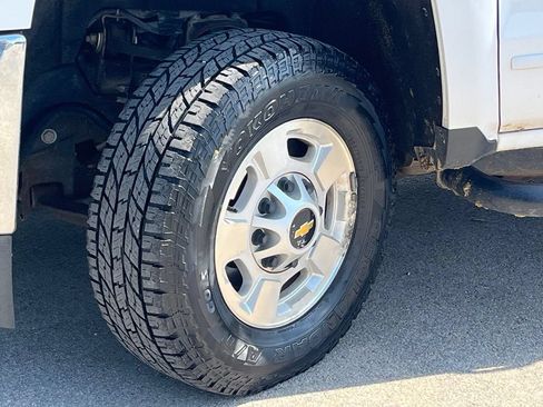 Used 2016 Chevrolet Silverado 2500 LT AWD/4WD image 10