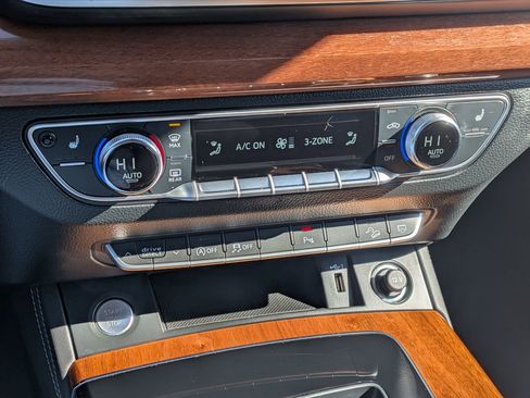 Used 2021 Audi Q5 Premium Plus w/ Premium Plus Package image 20