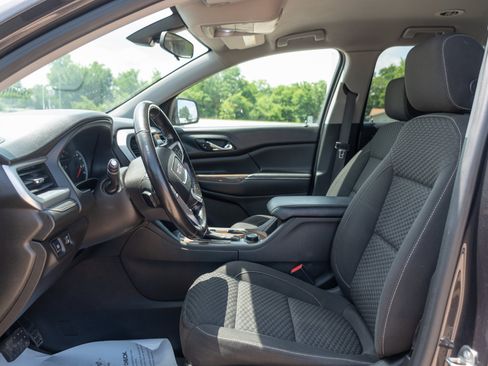 Used 2017 GMC Acadia SLE w/ Driver Alert Package I FWD image 8