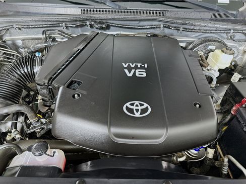 Used 2014 Toyota Tacoma PreRunner w/ SR5 Package image 30