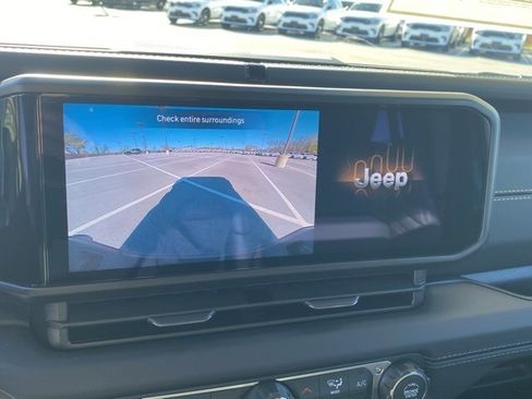 New 2025 Jeep Gladiator High Tide image 3