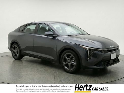 Used 2025 Kia K4 LXS image 1
