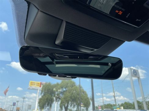 New 2025 Volkswagen Tiguan SE R-Line image 23