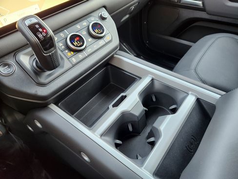 Certified 2025 Land Rover Defender 110 X image 21