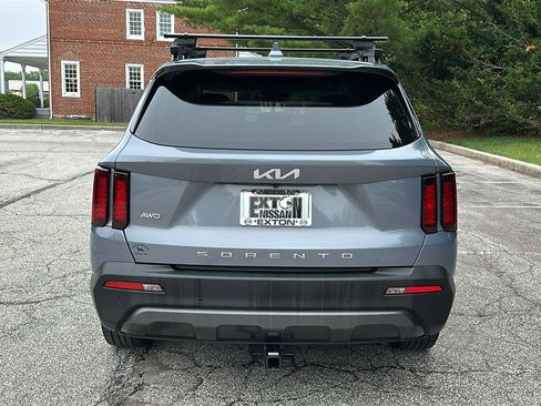 Used 2022 Kia Sorento S w/ Panoramic Sunroof Package AWD/4WD image 5