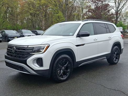 Certified 2025 Volkswagen Atlas Peak Edition SE AWD/4WD image 5