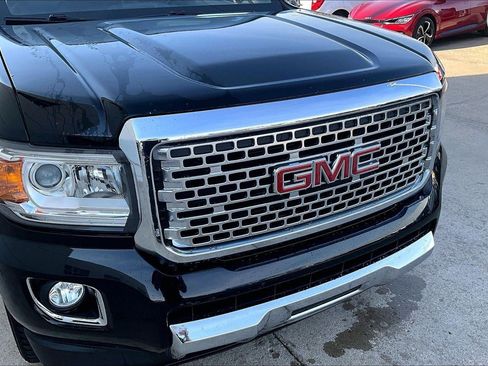 Used 2017 GMC Canyon Denali image 3