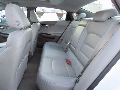 Used 2019 Chevrolet Malibu Premier w/ Sun and Wheel Package image 13