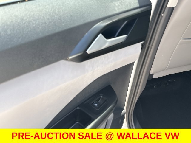 Certified 2023 Volkswagen Taos SE w/ Panoramic Sunroof Package FWD image 15