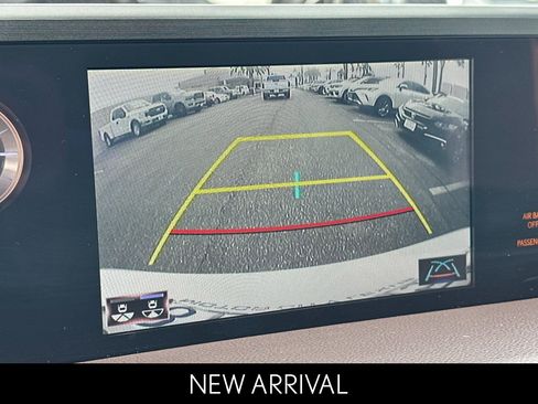 Certified 2021 Lexus ES 300h image 22