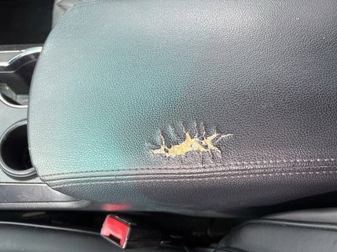 Used 2016 Ford Explorer XLT w/ Equipment Group 202A image 16