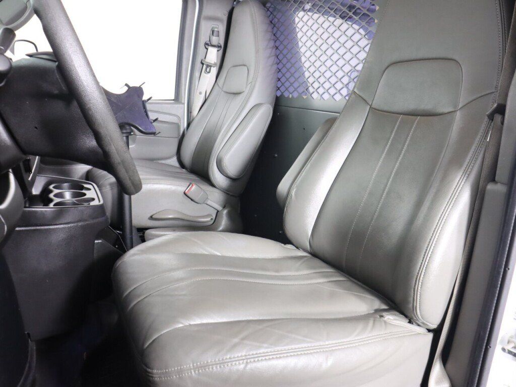 Used 2014 Chevrolet Express 1500 RWD image 23