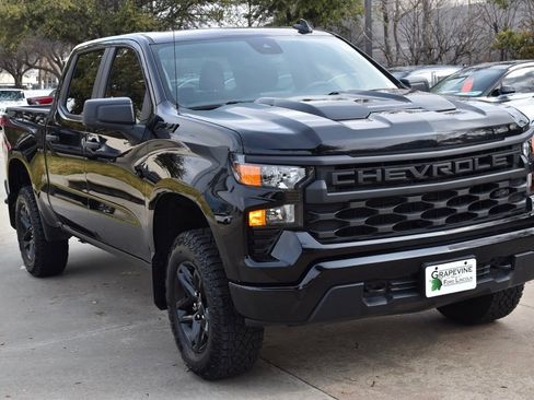 Used 2025 Chevrolet Silverado 1500 Custom Trail Boss w/ Midnight Edition image 4