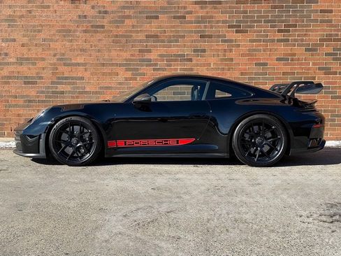 Certified 2025 Porsche 911 GT3 image 2