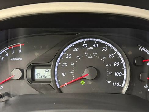 Used 2011 Toyota Sienna LE FWD image 24