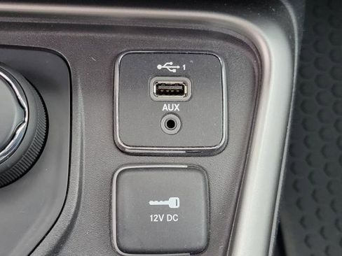 Used 2019 Jeep Compass Latitude image 29