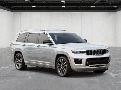 Certified 2023 Jeep Grand Cherokee L Overland w/ Luxury Tech Group IV AWD/4WD image 3