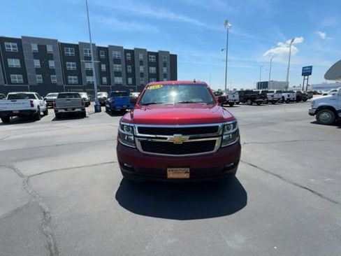 Used 2018 Chevrolet Tahoe LT w/ Luxury Package AWD/4WD image 3