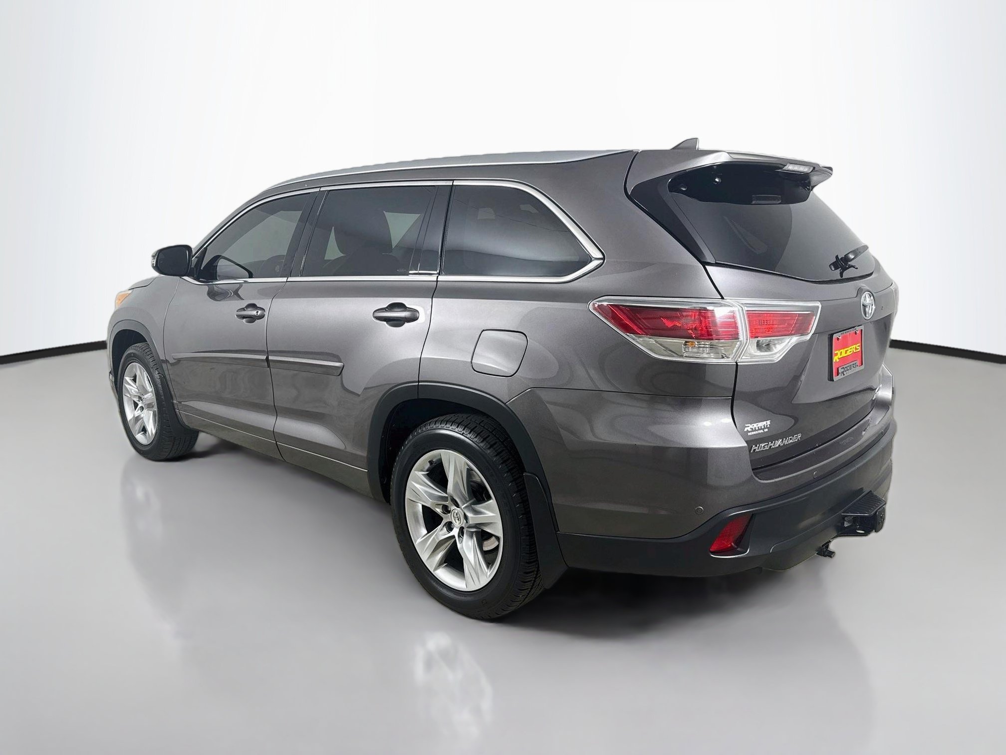 Used 2015 Toyota Highlander Limited w/ Driver Technology Package AWD/4WD image 6