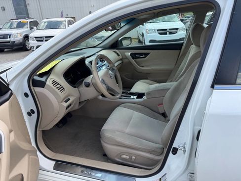 Used 2013 Nissan Altima 2.5 SV image 11