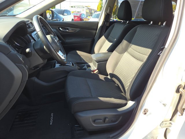 Used 2020 Nissan Rogue SV AWD/4WD image 9