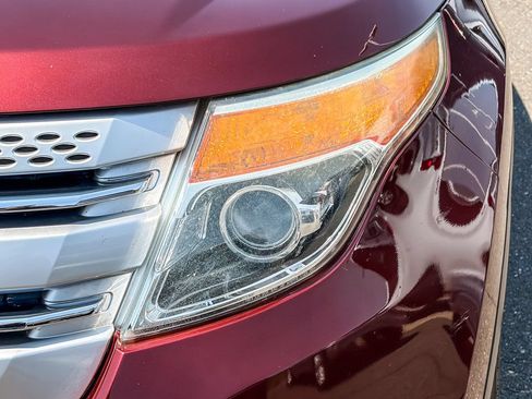 Used 2015 Ford Explorer XLT w/ Equipment Group 202A AWD/4WD image 7