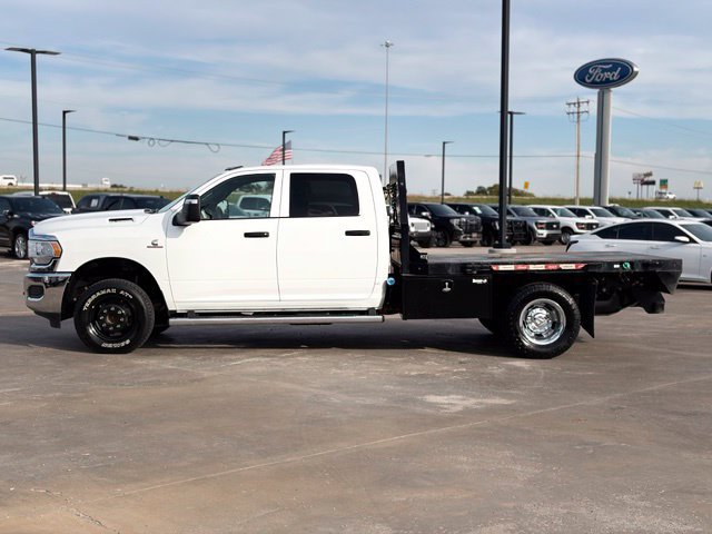 Used 2024 RAM 3500 Tradesman w/ Chrome Appearance Group AWD/4WD image 4