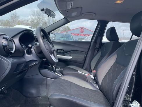 Used 2018 Nissan Kicks SV image 13