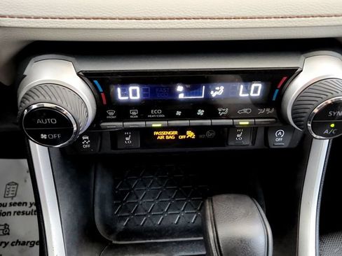 Used 2022 Toyota RAV4 XLE w/ Convenience Package AWD/4WD image 30