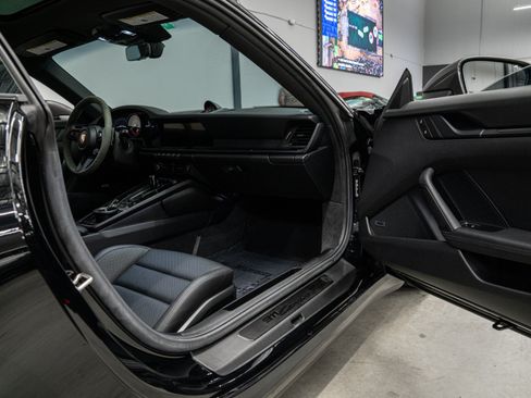 Used 2024 Porsche 911 Carrera T RWD image 25