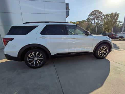 New 2026 Ford Explorer ST-Line RWD image 3