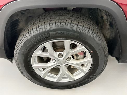 Used 2023 Jeep Grand Cherokee Limited w/ Luxury Tech Group II image 11