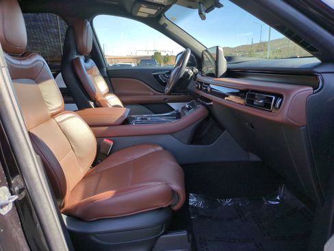 Used 2025 Lincoln Aviator Reserve w/ Equipment Group 201A image 32